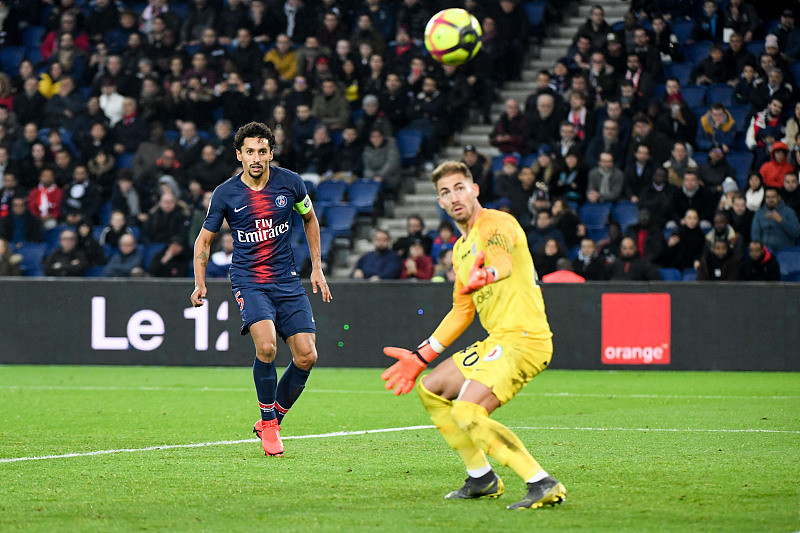 拜仁莱万多夫斯基连续两场梅开二度