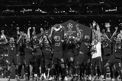 莫雷诺：第一天到米兰我还穿着卡通内裤，结果队友们都穿名牌（莫雷诺回忆初来米兰：我穿卡通内裤，队友全身名牌）