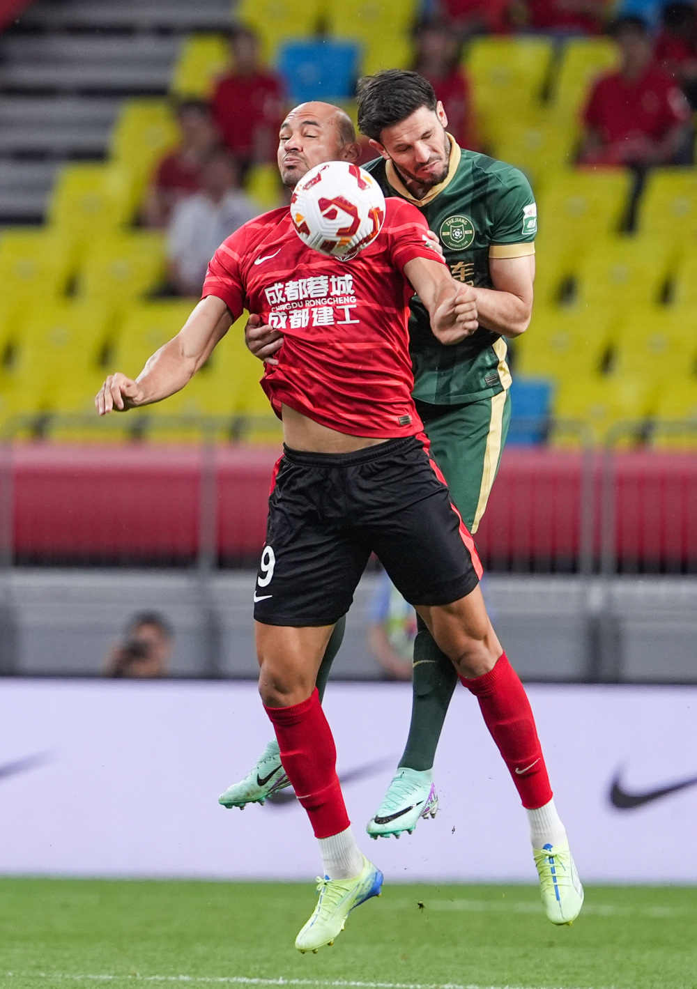 撑起球队前三节！马瑟林&西亚卡姆合砍48分，罚球9中9（前三节扛起大旗！马瑟林与西亚卡姆合得48分，罚球9罚全中）