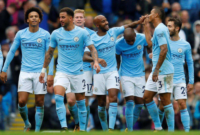 利物浦1-0皇马，麦卡利斯特制胜，库尔图瓦八扑救难掩失利（红军1-0力克皇马：麦卡利斯特攻入制胜球，库尔图瓦8次扑救仍无力回天）