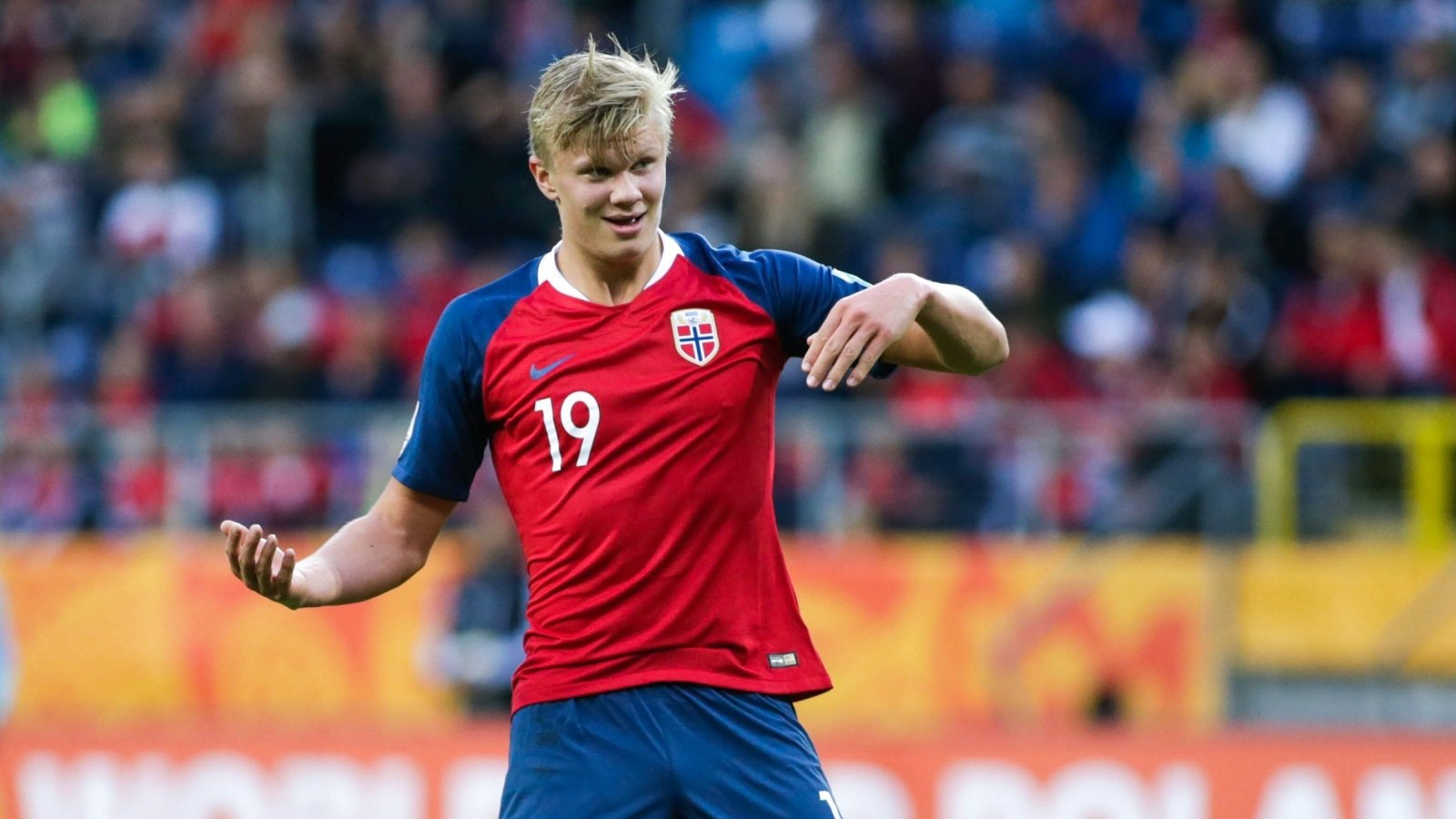 双喜临门，埃斯特旺在职业俱乐部生涯第100场里程碑中破门（百场里程碑之夜，埃斯特旺破门喜上加喜）