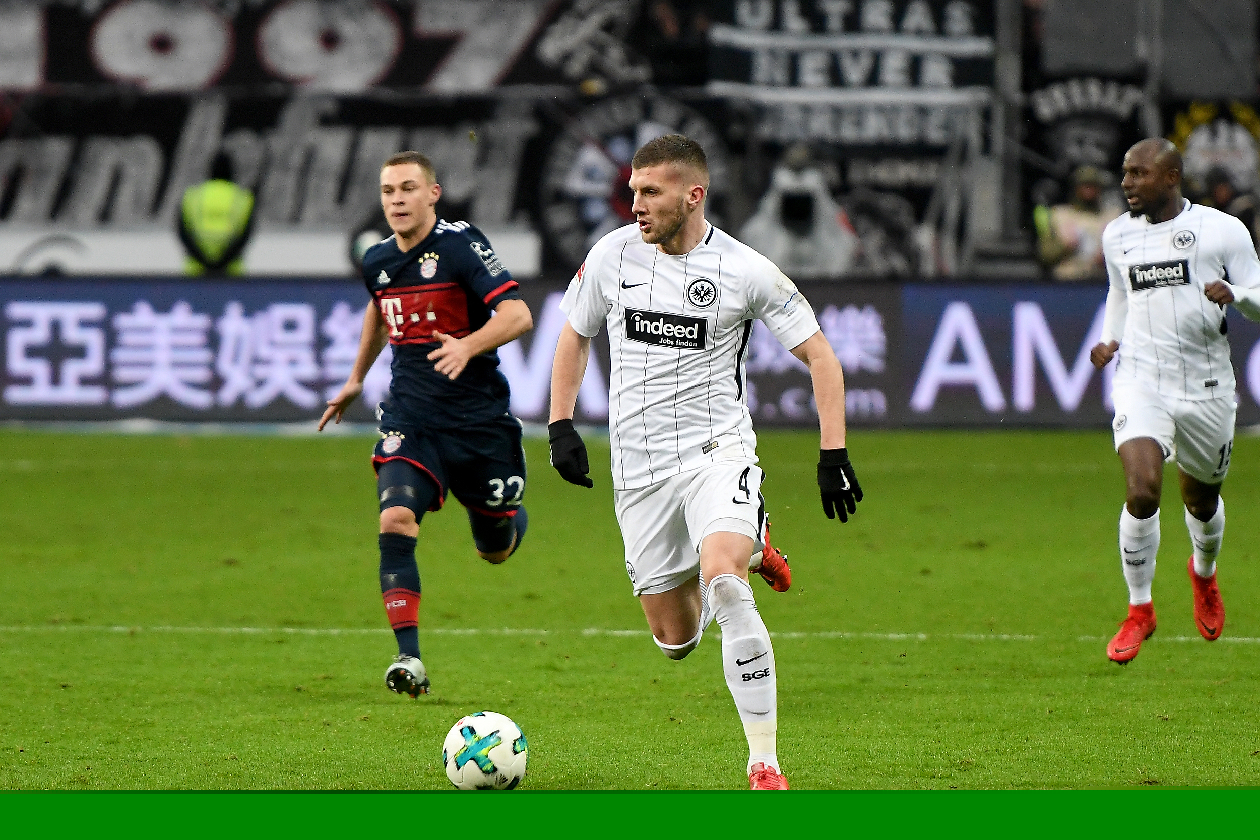 英超劲旅完胜：终结5场不胜，积分追平曼联，距离欧冠区3分（英超劲旅强势反弹：完胜止住五轮不胜，积分追平曼联，距欧冠区仅3分）