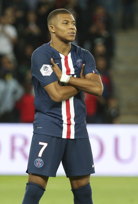 卧槽看到了什么 谢泼德 使出了杜兰特招牌双变向（谢泼德上演杜兰特式招牌双变向）