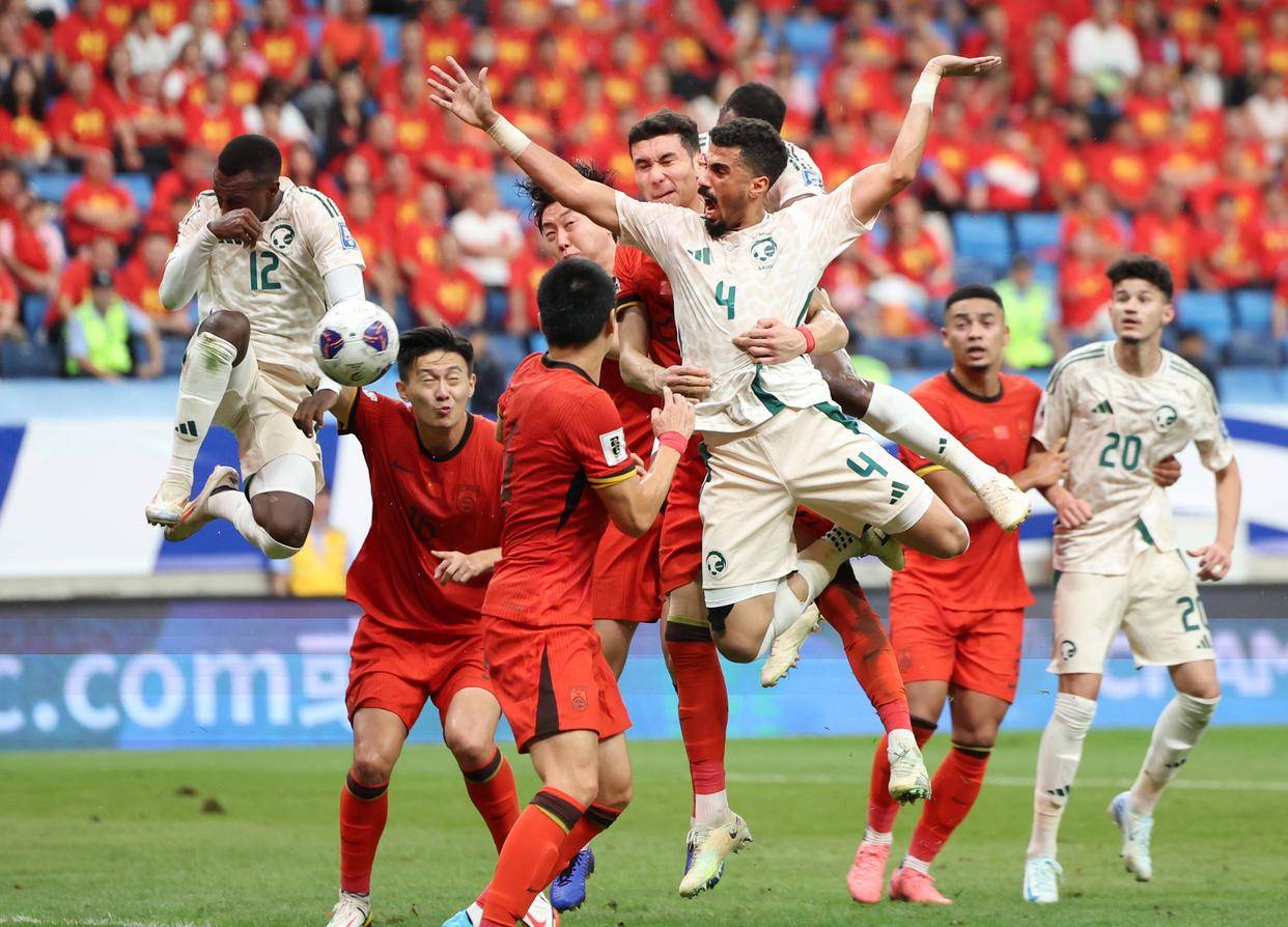 2025中超最佳门将候选：王大雷、颜骏凌无缘，李昊、赵博在列（2025中超最佳门将候选名单出炉：李昊、赵博入选，王大雷与颜骏凌落选）