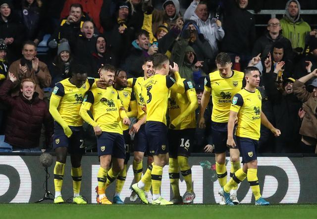 足球曝英超多队将出售核心以平衡财政（曝英超多队拟出售核心球员以缓解财务压力）