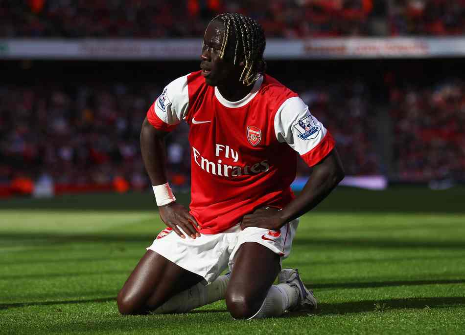 泽林斯基：我的进球有些幸运，这场地根本没法踢球，腿都痛了（泽林斯基：进球有点运气，这场地太差根本踢不了，腿都疼）