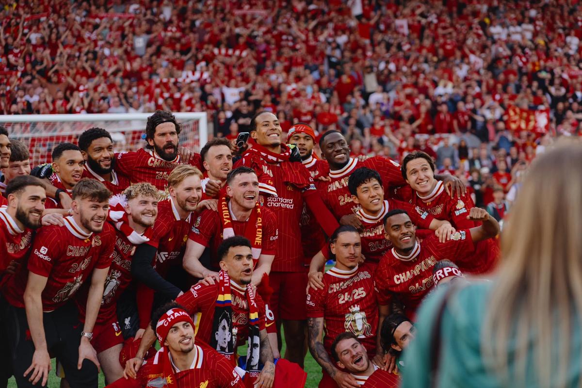 慕尼黑1860主席曾抱怨海纳未认出自己，拜仁球迷拉横幅回怼（慕尼黑1860主席称海纳未认出自己，拜仁球迷举横幅回击）