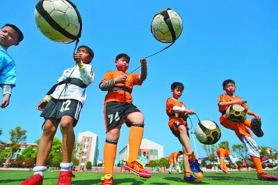 足球传控体系的核心逻辑（传控足球的底层原理）