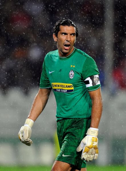 老龄化危机！蓝黑军团青训供血之后防篇（蓝黑军团老化警报：青训输血能稳住后防吗？）