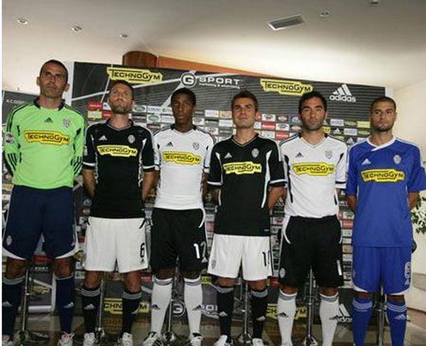 上海申花外援大发神威（上海申花外援大放异彩）