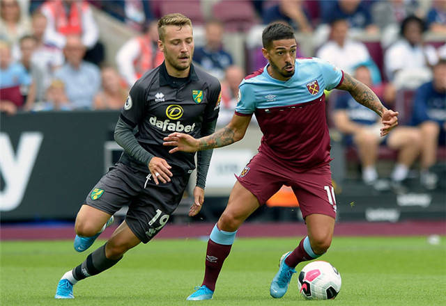 布尼达为何没首发？阿贾克斯主帅：他训练迟到了（阿贾克斯主帅解释布尼达未首发：因训练迟到）