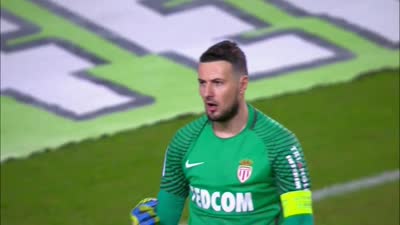 欧冠夺冠赔率：巴萨微弱优势领跑 巴黎力压枪手（欧冠夺冠赔率：巴萨以微弱优势居首，巴黎压过阿森纳）